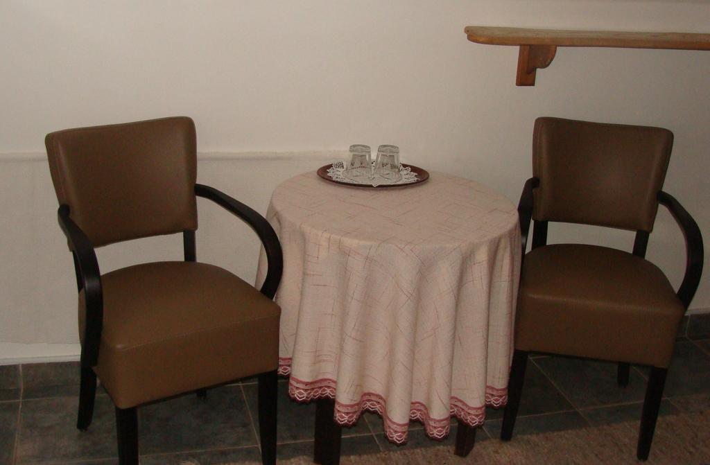 ホテル Andras Nadfedeles Vendeghaz ティハニ 部屋 写真